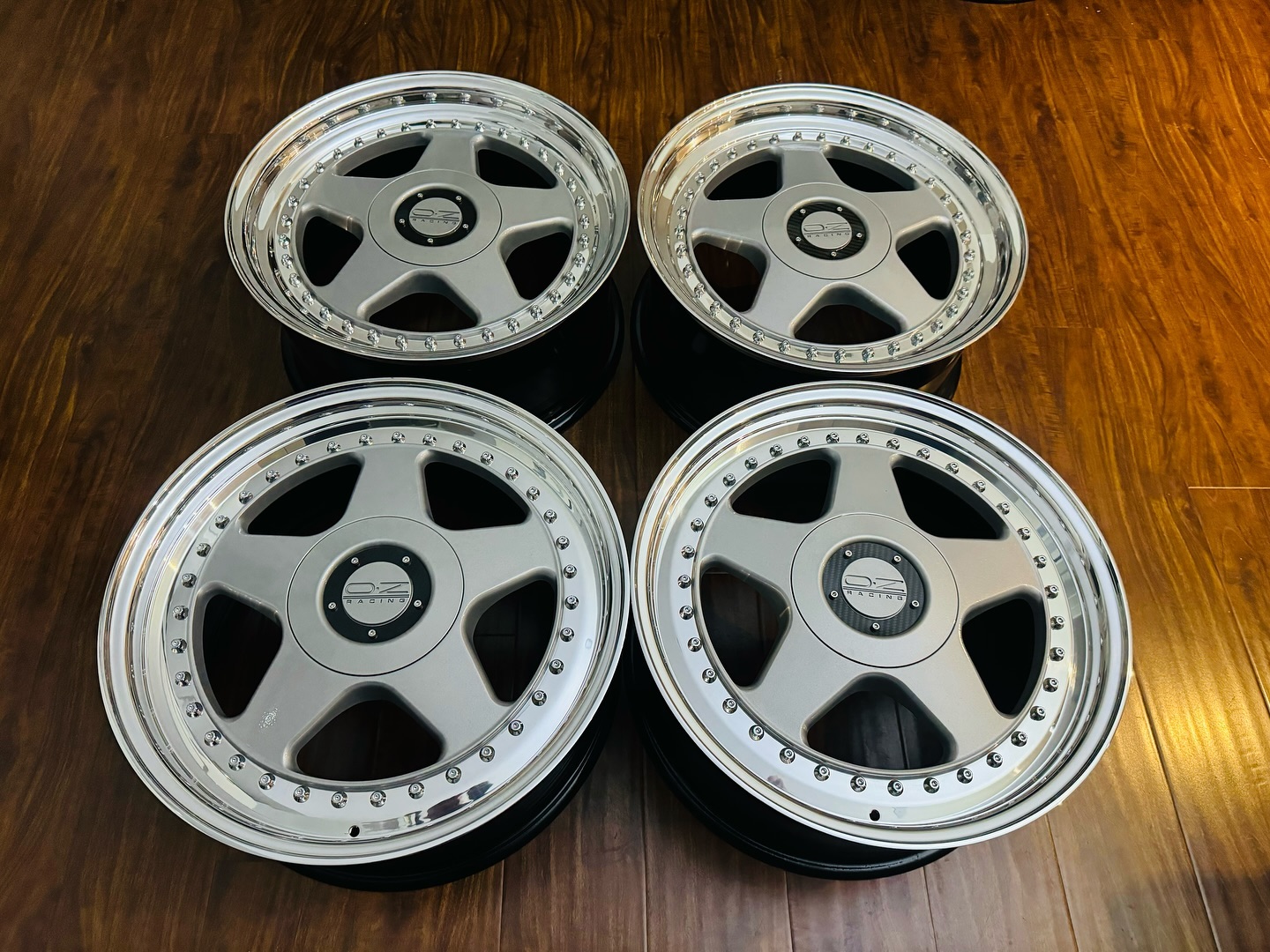 OZ Racing Futura wheels 17x8 5x100 square staggered lip set