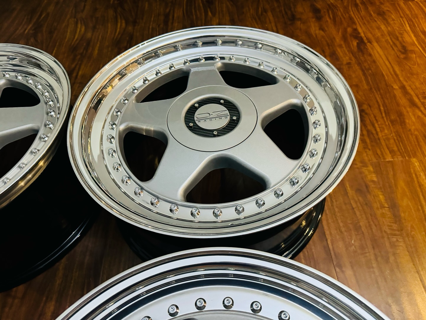 OZ Racing Futura wheels 17x8 5x100 square staggered lip set