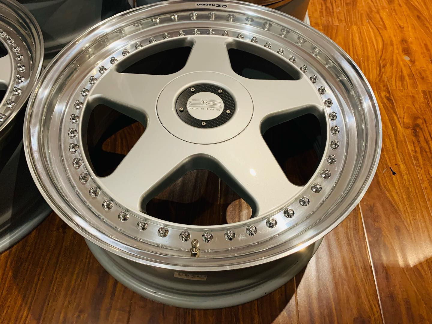 OZ Racing Futura wheels 20x8.5 5x112 square set