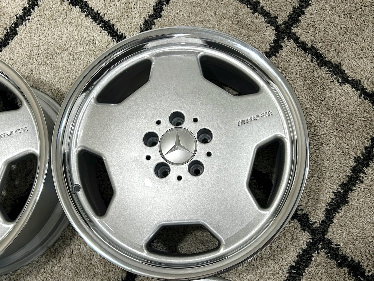 AMG Aero II Monoblock Wheels R129 W210 | 18x8 & 9" ET31/ET35 | 5x112 | Staggered | Silver / Polished Lip - Image 4