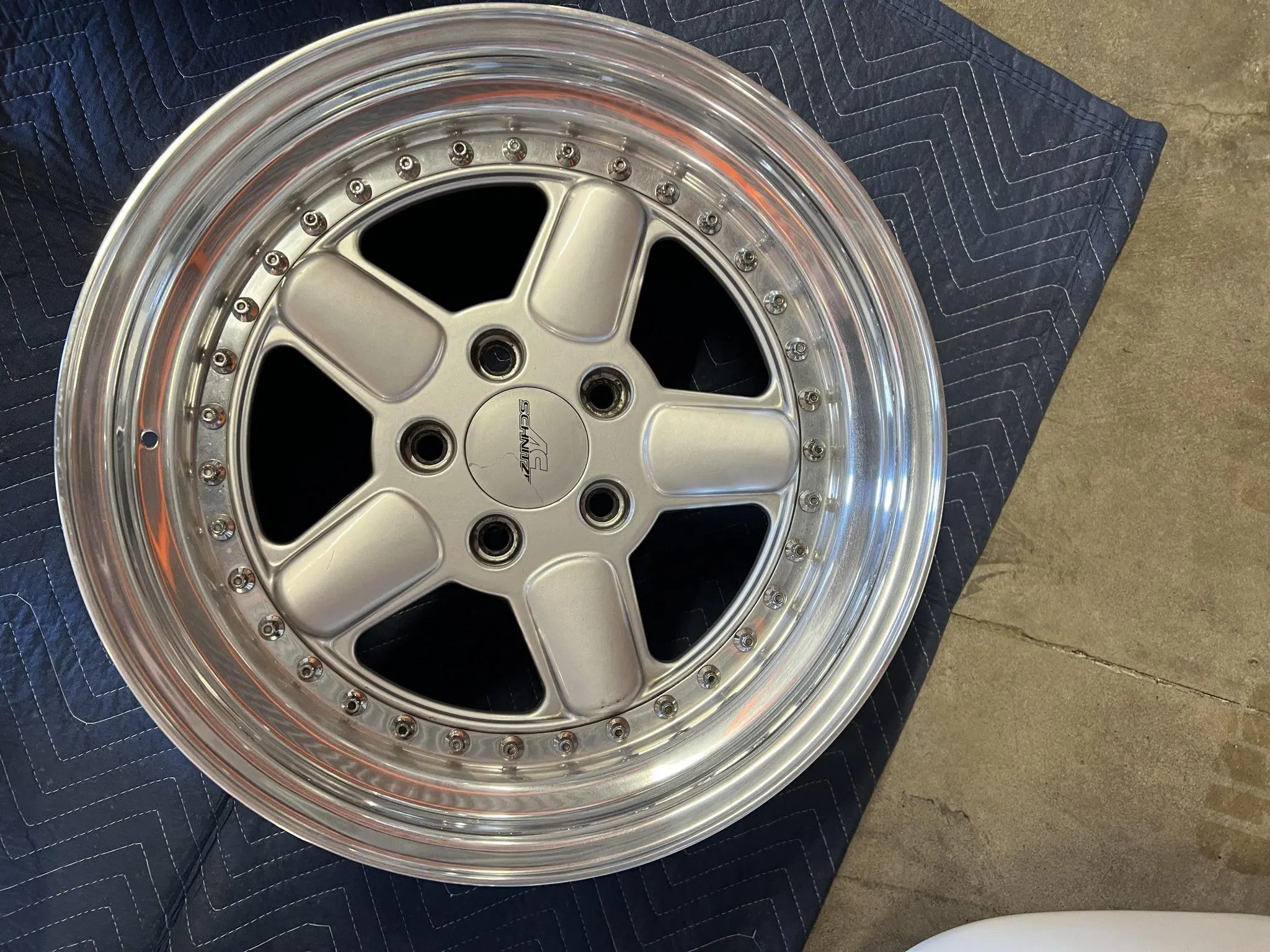 AC Schnitzer Type 1 Wheels | 17x8.5 ET13 | Three-Piece | Silver with Polished Lip | BMW | AC Schnitzer Center Caps - Image 4