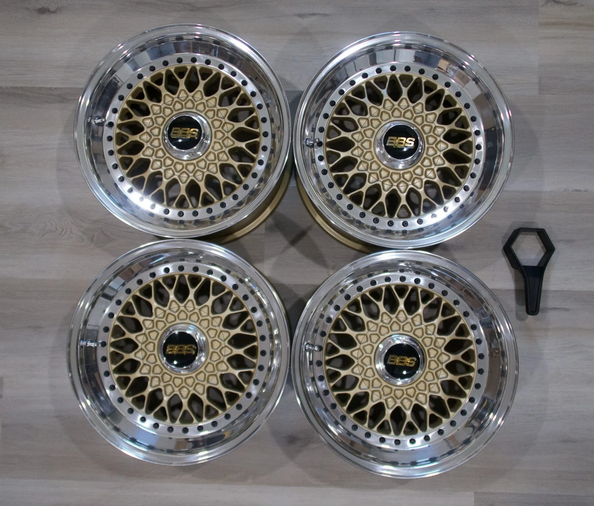 BBS Wheels for BMW E28 | 16x8 ET11 | Gold with Polished Lips | BBS-Logo Center Covers - Image 2