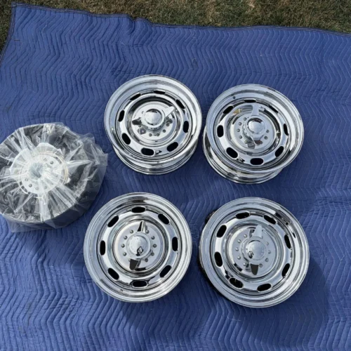 Rudge-Style Knock-Off Wheels | 15×5.5 | Splined Hubs | Chrome | Knock-Off Spinners & Adapters Included