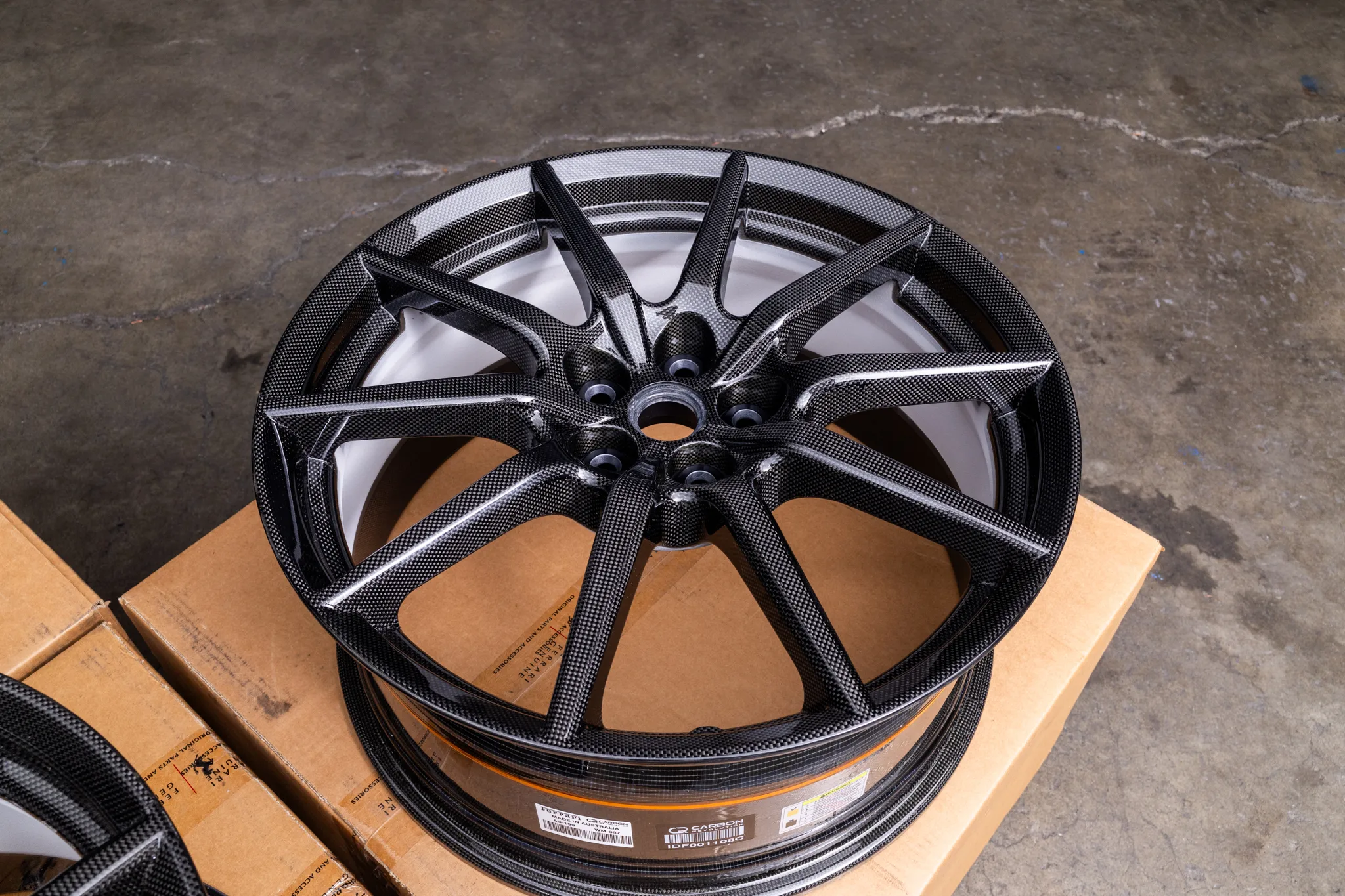 Ferrari carbon fiber wheels 20 inch staggered 10-spoke set