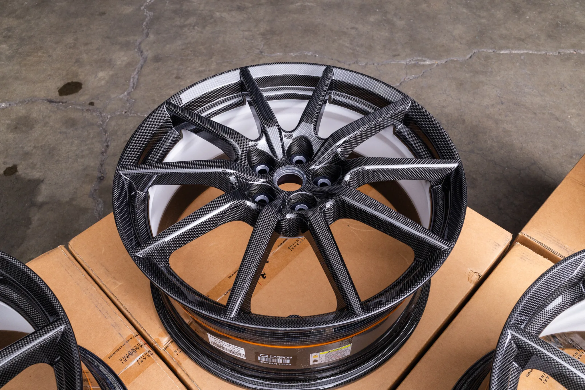 Ferrari carbon fiber wheels 20 inch staggered 10-spoke set