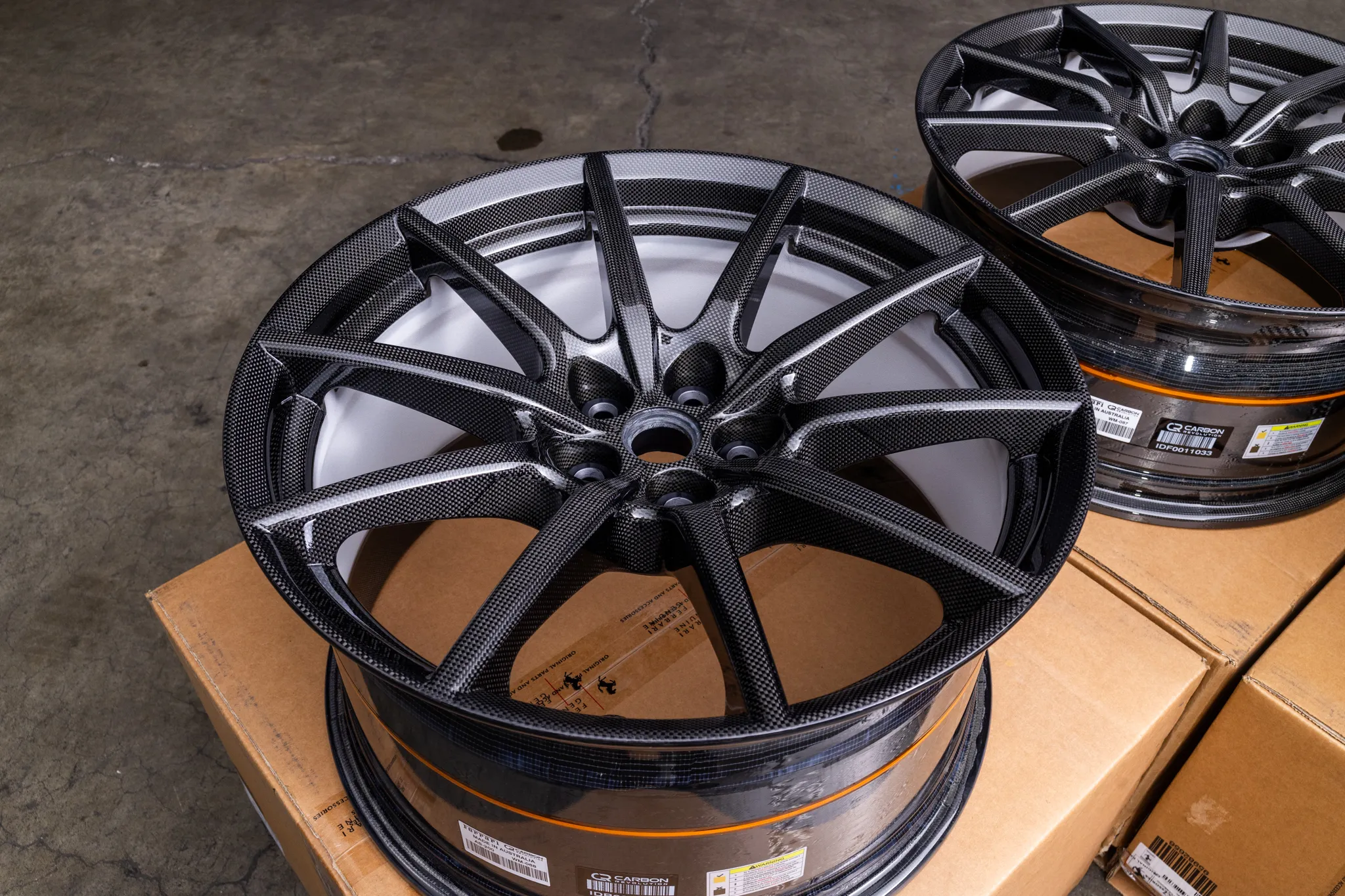 Ferrari Wheels | 20" | Carbon Fiber | 10-Spoke | Staggered | Genuine OEM - Image 6